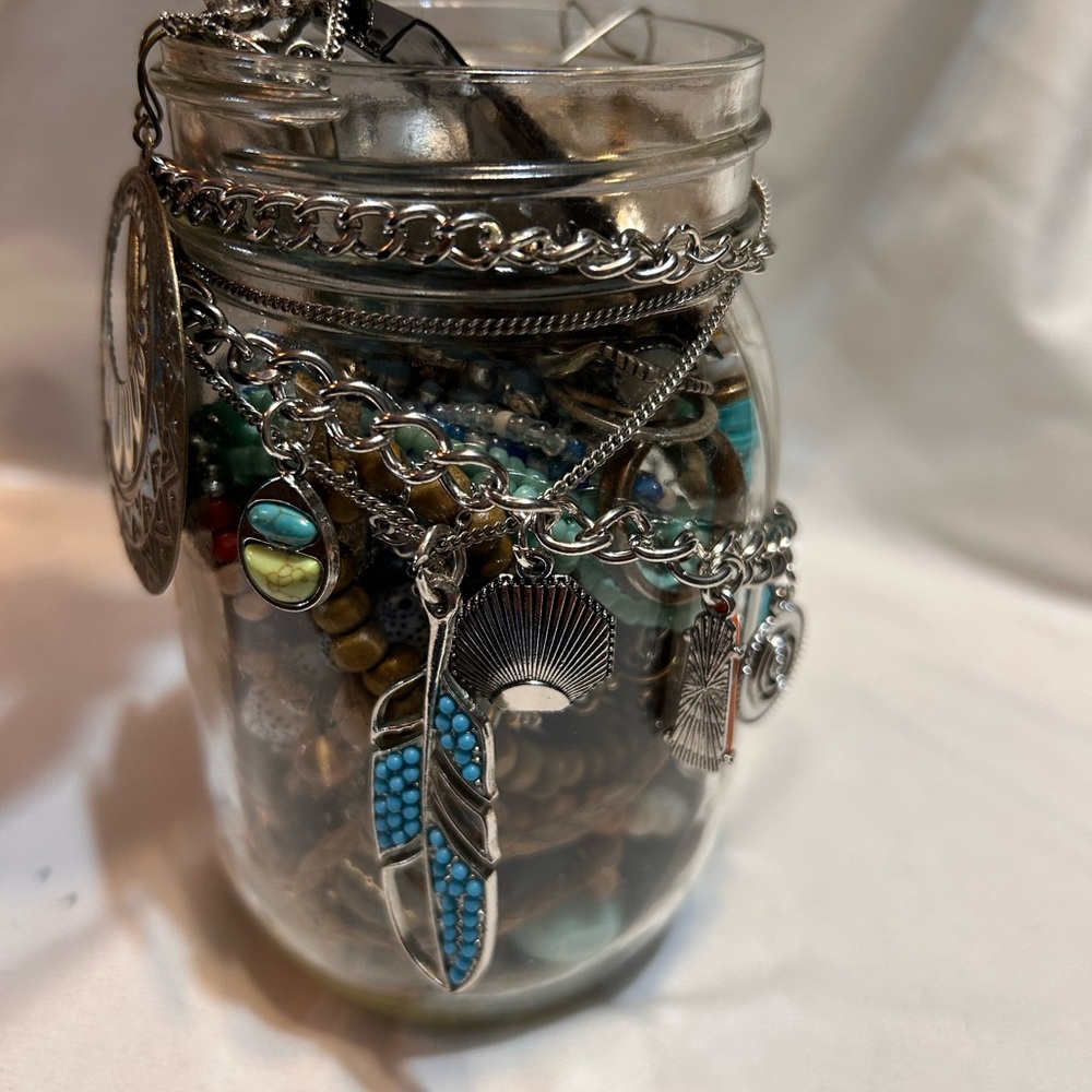 Mystery jewelry jar!!! - Picture 4 of 5